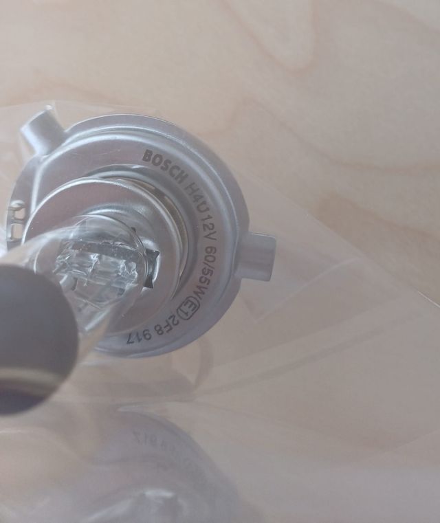Bosch H4 Bombilla Faro Coche _ luz