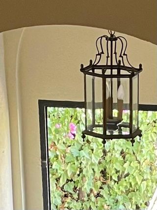 Lavabo ROCA encastrado en encimera marmol