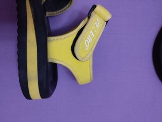 Sandalia,unisex,N.32,vestir,y,agua.