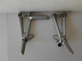 estribera trasera izquierda honda cbr 600 f f4i