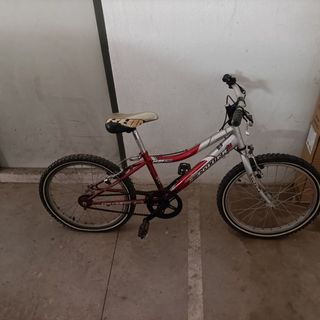 Se vende bicicleta de niño