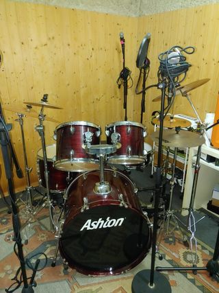 Batería acústica + complementos