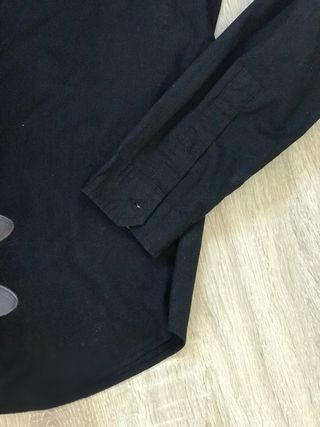 Camisa negra