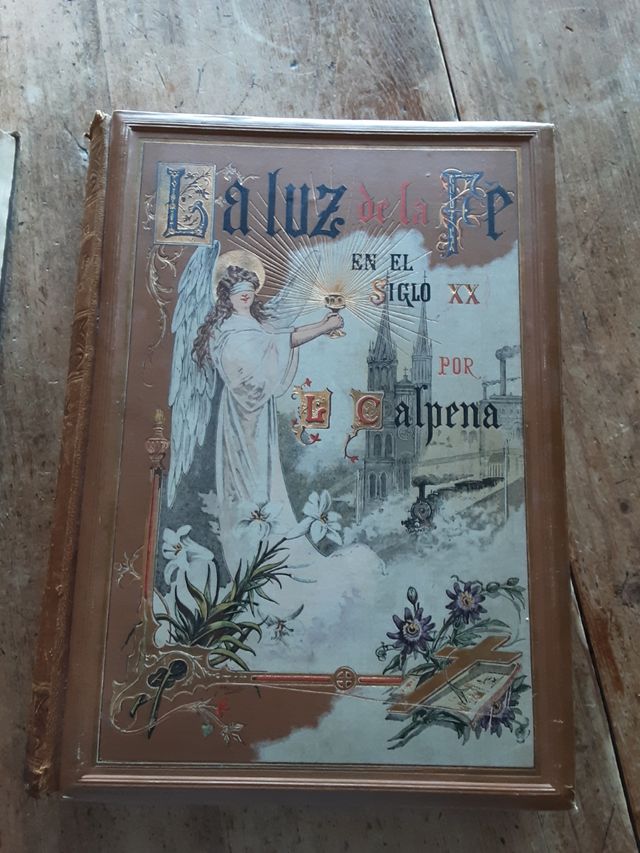 Colección de libros religiosos