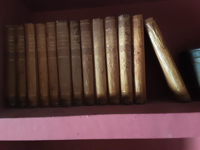 Colección de libros religiosos