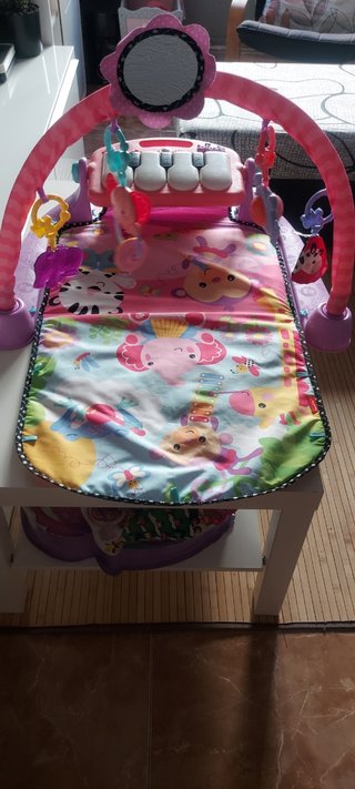 Alfombra de juegos Fisher Price con piano