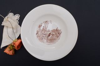 Plato vintage La Cartuja de Sevilla escena caza