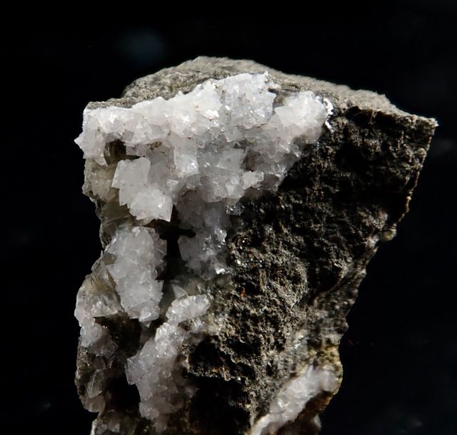 Mineral. Gismondina (Ca)
