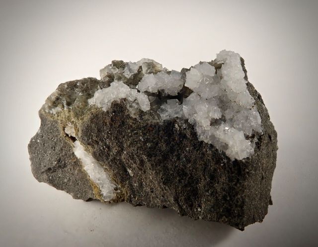Mineral. Gismondina (Ca)