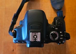 Cámara Reflex Canon T4i (EOS 650D) + accesorios