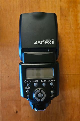 Cámara Reflex Canon T4i (EOS 650D) + accesorios