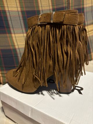 Botines de tacon con flecos,camel 39