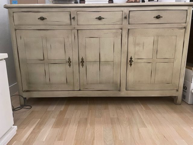 Precioso vajillero clasico madera antiguo lacado