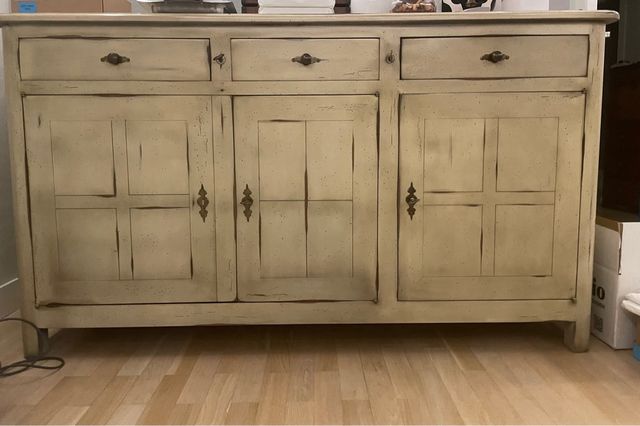 Precioso vajillero clasico madera antiguo lacado