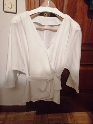 Blusa estilo kimono