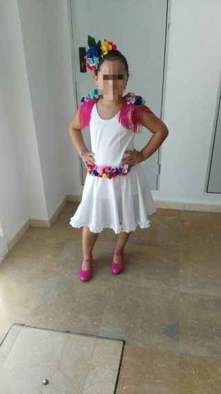 Traje de flamenca de niña talla 6/7