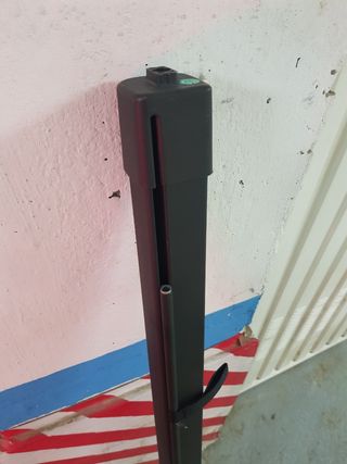 Bandeja y cortina trasera.