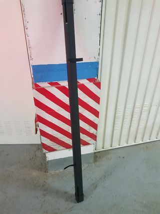 Bandeja y cortina trasera.