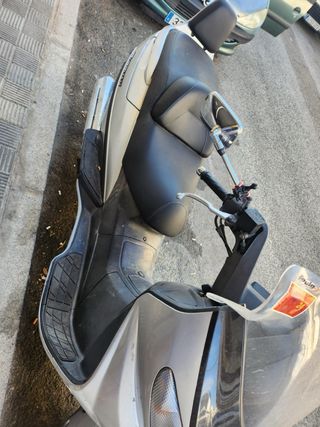 Moto 400