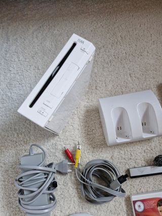 Nintendo Wii + Accessori e 3 Giochi