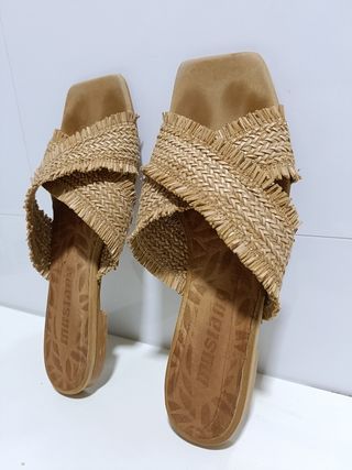 Sandalias Mustang de piel sandali da donna