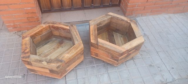 Maceteros rústicos artesanales.