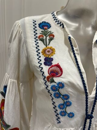 Vestido boho bordados Zara