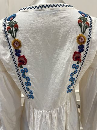Vestido boho bordados Zara