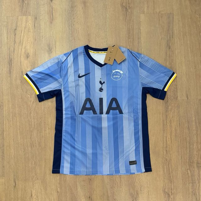 Camiseta Tottenham x Travis Scott
