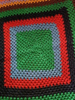 Manta de ganchillo y lana