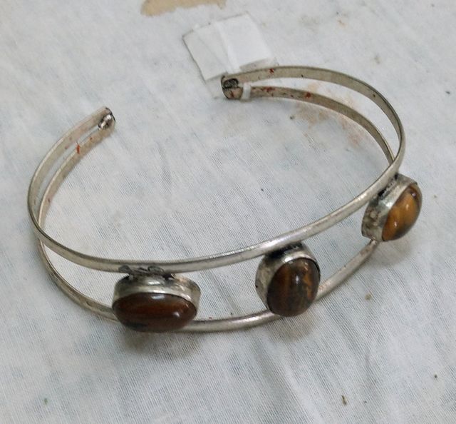 Bracciale metallo argento indiano occhio di tigre