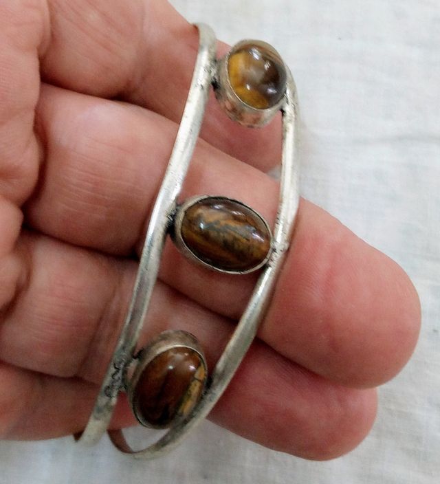 Bracciale metallo argento indiano occhio di tigre