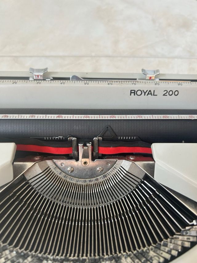 Maquina de escribir Royal 200