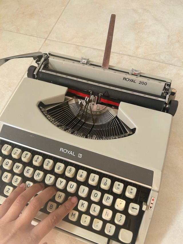 Maquina de escribir Royal 200