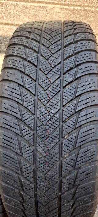 Lote llantas Volkswagen ID3..215/55 28"
