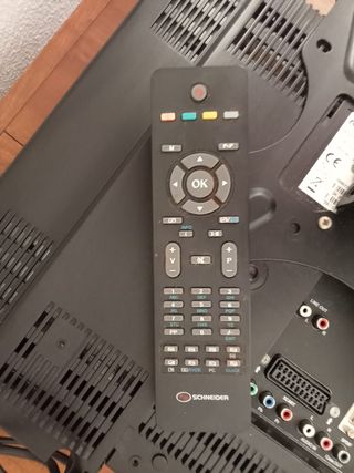 TV de 19 pulgadas HDMI con base para colgar