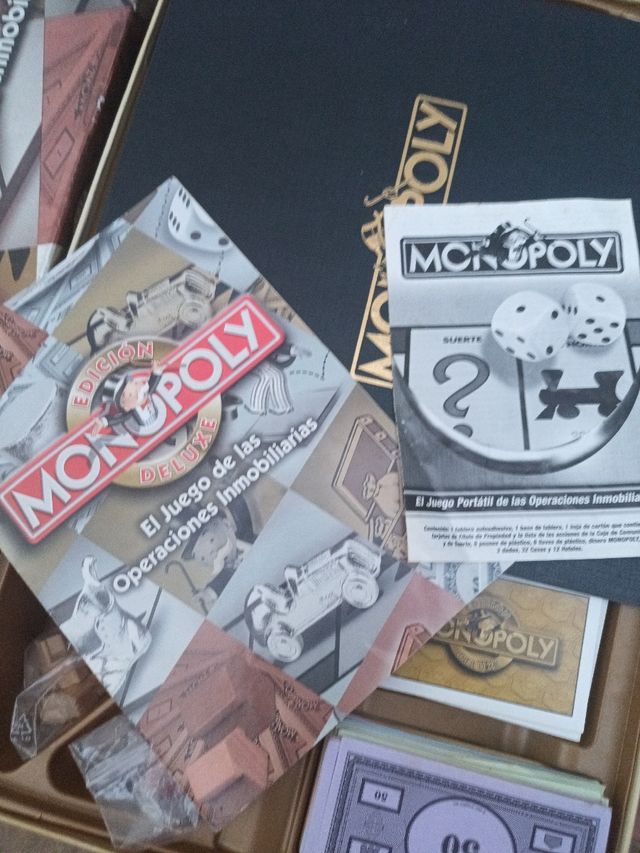 Monopoly Deluxe