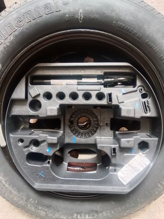 Rueda respuesto coche