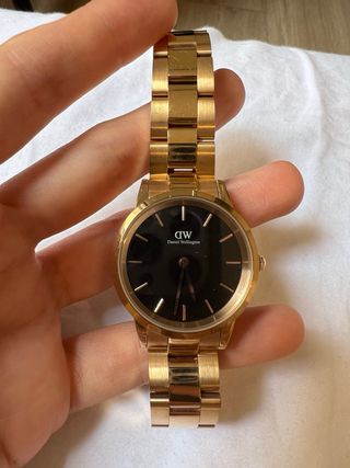 Reloj dorado Daniel wellington iconic link