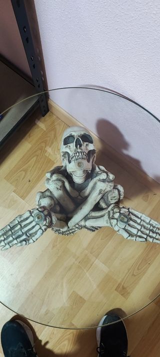 Mesita esqueleto