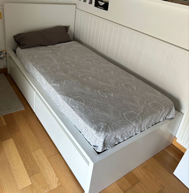 Cama Malm ikea. Como nueva. 