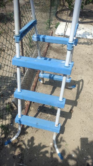 Escalera piscina