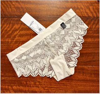 Culotte Etam de encaje gráfico