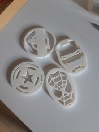 Moldes galletas avengers