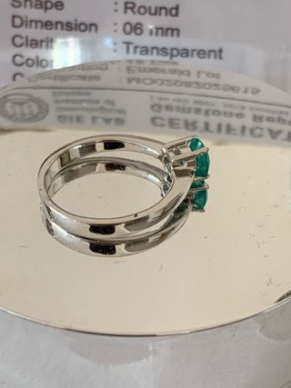 Anillo plata rodiada Con Esmetalda Colombiana 6mm