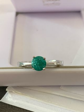 Anillo plata rodiada Con Esmetalda Colombiana 6mm
