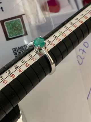 Anillo plata rodiada Con Esmetalda Colombiana 6mm