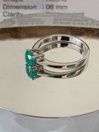 Anillo plata rodiada Con Esmetalda Colombiana 6mm