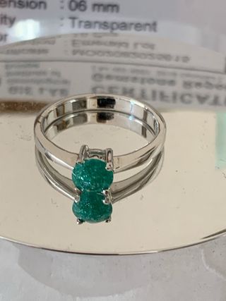 Anillo plata rodiada Con Esmetalda Colombiana 6mm