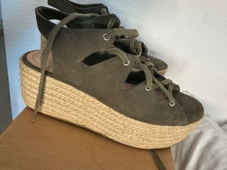 Sandalias de esparto